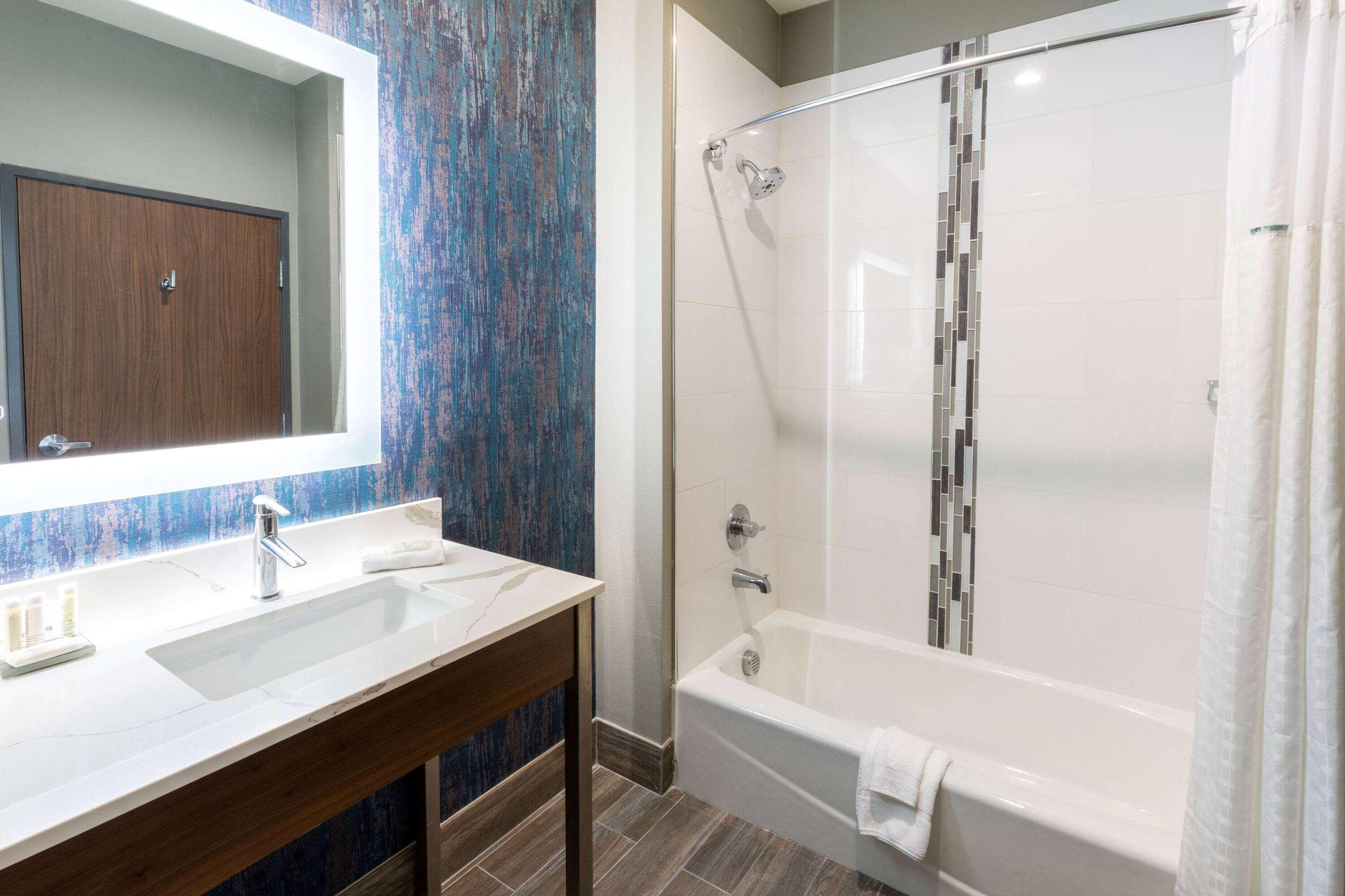 La Quinta Inn & Suites By Wyndham Dallas - Frisco Stadium エクステリア 写真